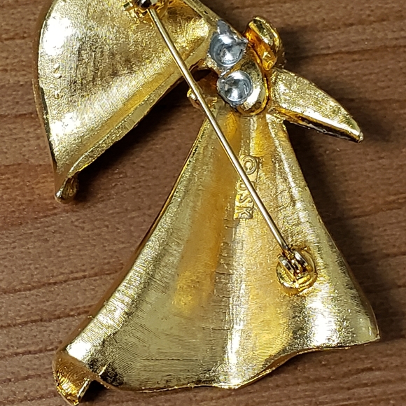 BSK Gold Angel Brooch with Crystals - Picture 3 of 4